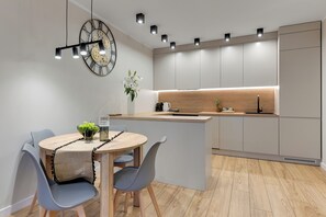 Deluxe-Apartment, 2 Schlafzimmer, Terrasse | Wohnbereich