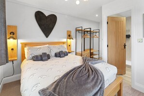 1 bedroom, iron/ironing board, WiFi