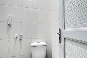 Bathroom - Semarang Inn Syariah (Gayamsari)