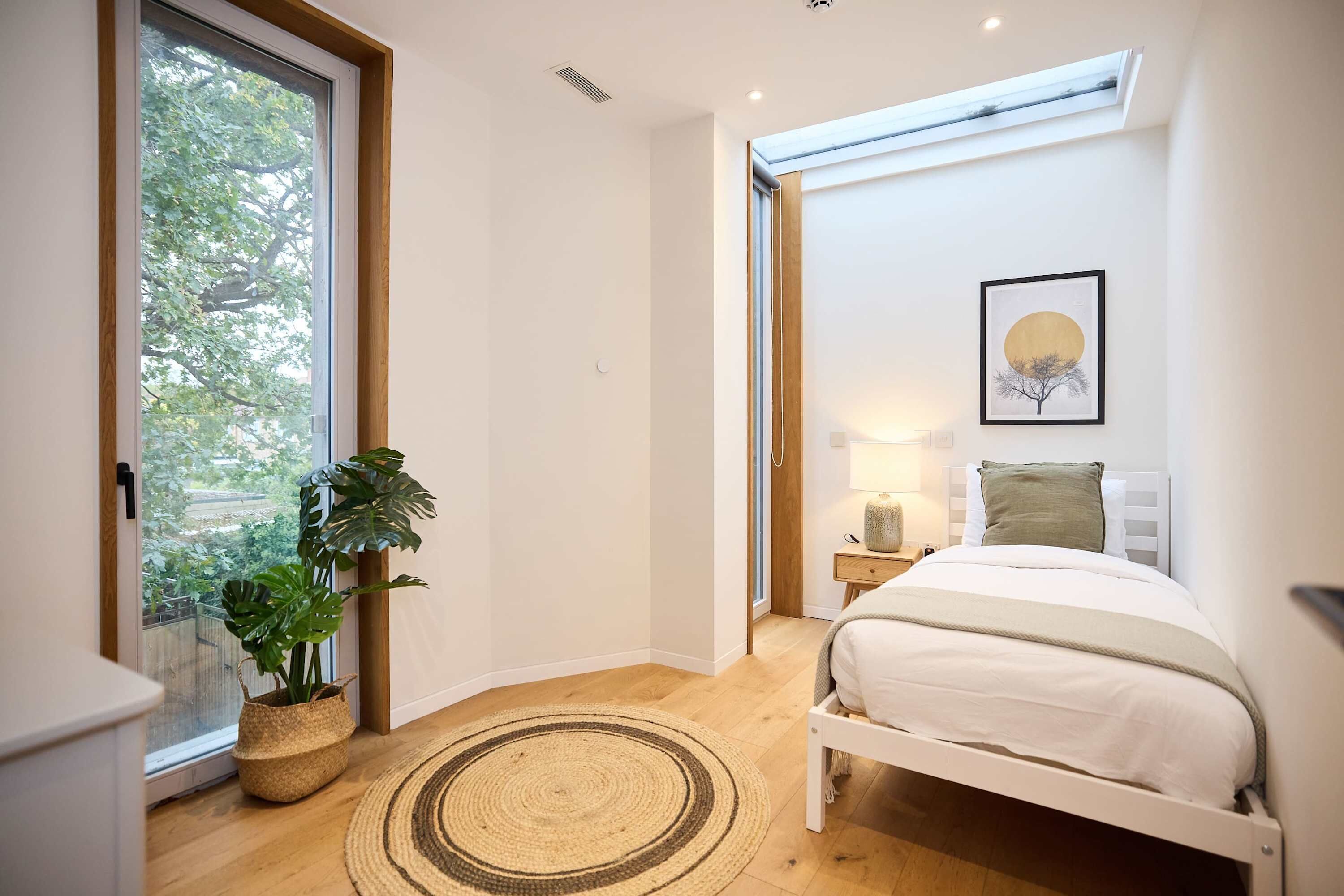 3 quartos, escrivaninha, Wi-Fi, roupa de cama