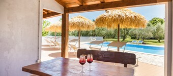 Villa Marceta with shared Pool