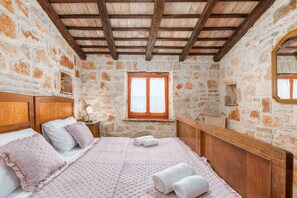 4 Schlafzimmer, Zimmersafe, Bügeleisen/Bügelbrett, Reisekinderbett