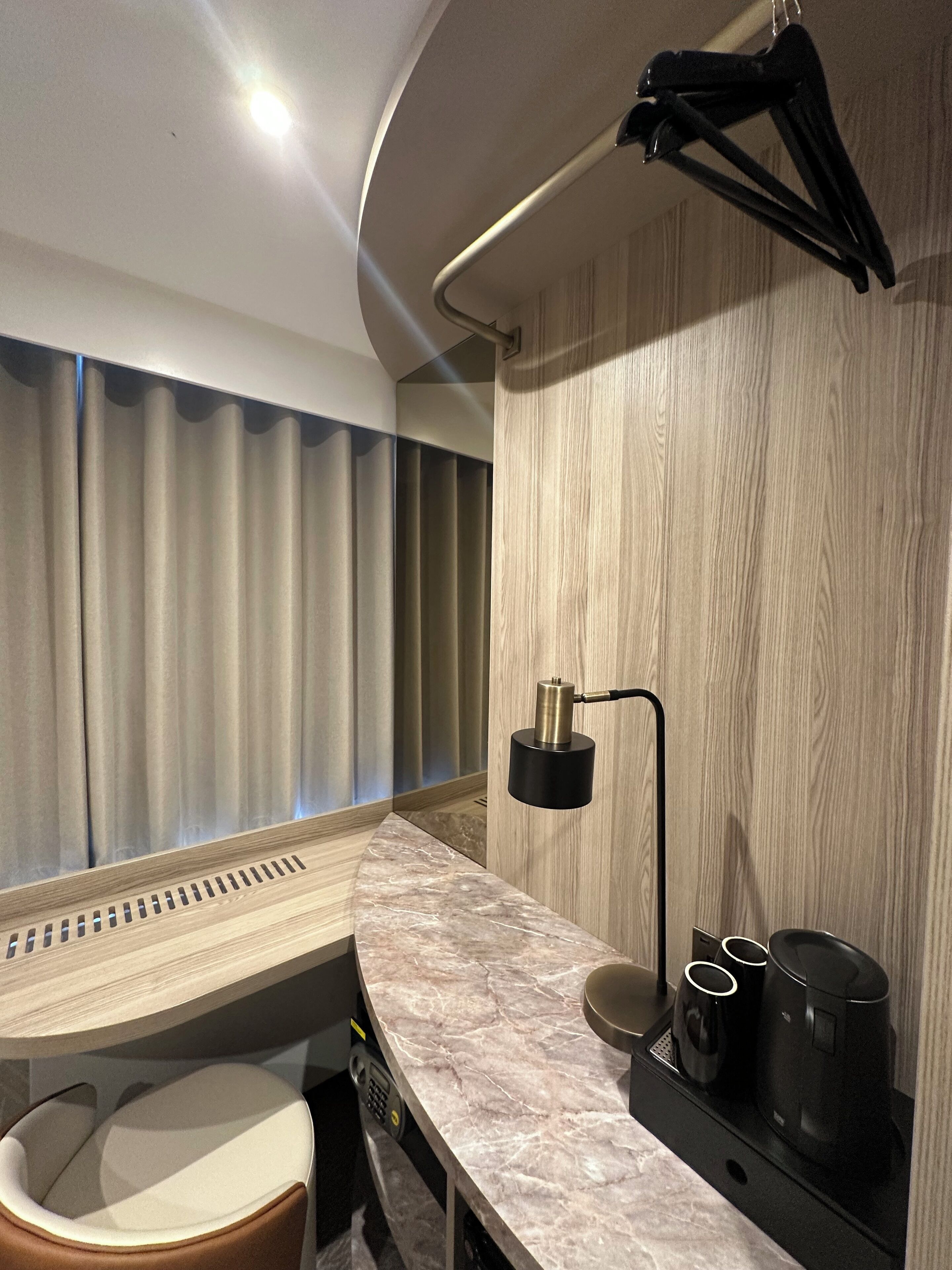 Kamar Double | Kopi dan/atau alat penyeduh kopi