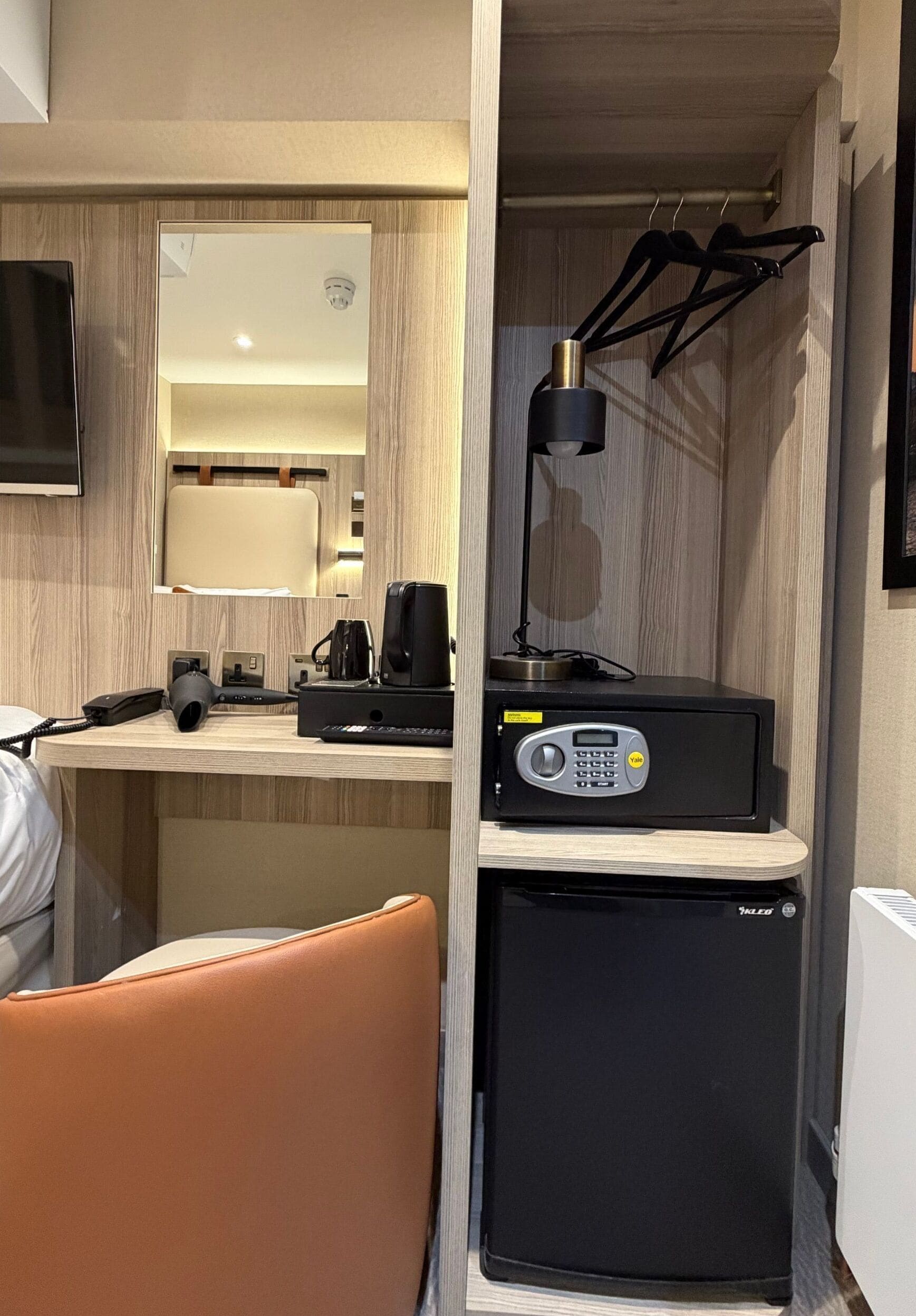 Mini-bar avec articles gratuits, coffres-forts dans les chambres