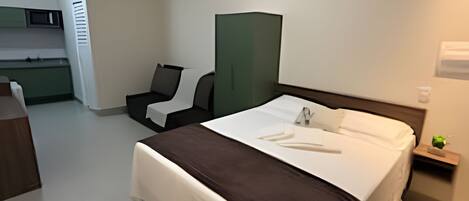 Estudio estándar | Cortinas opacas, tabla de planchar con plancha, wifi gratis