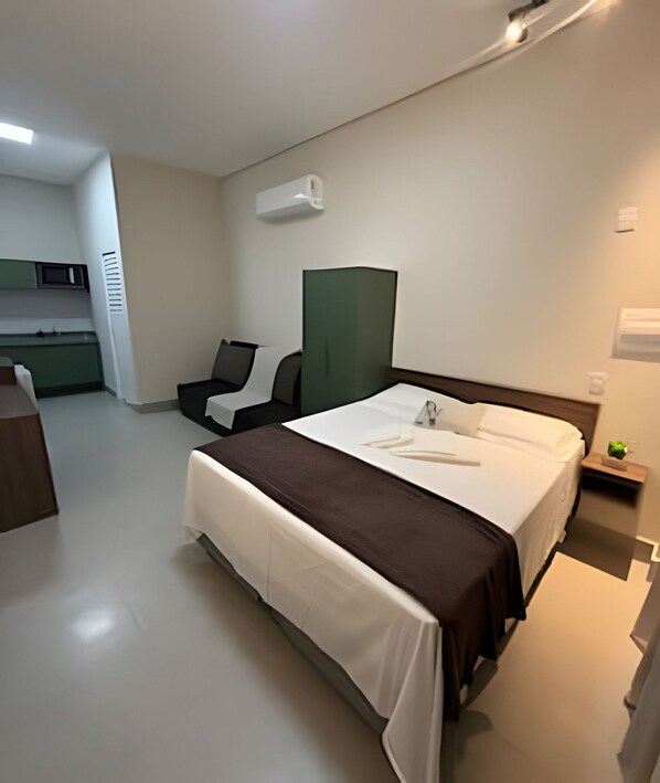 Standard-Studio | Verdunkelungsvorhänge, Bügeleisen/Bügelbrett, kostenloses WLAN