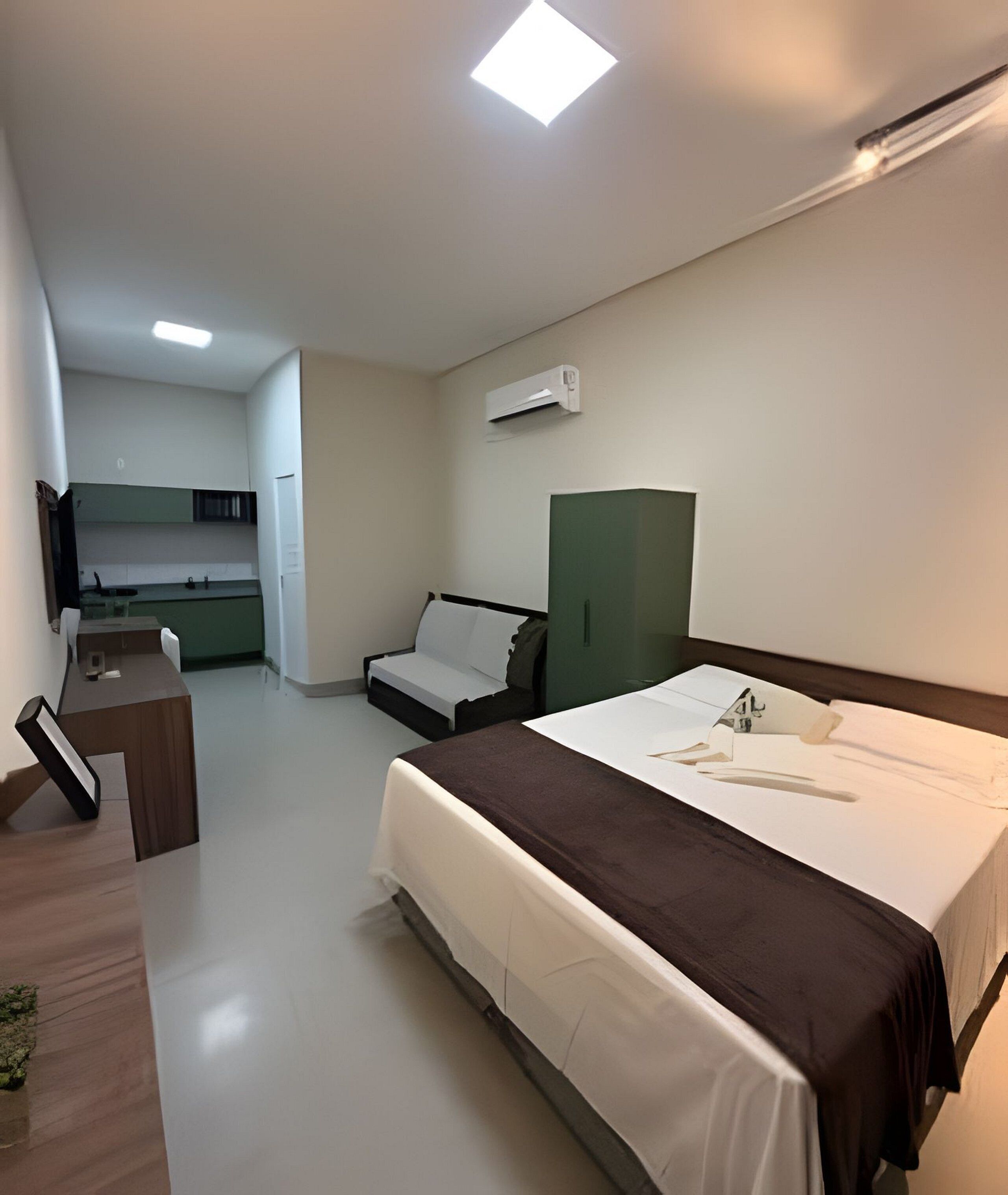 Standard Studio | Blackout drapes, iron/ironing board, free WiFi