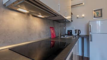Apartment, 1 Bedroom | Private kitchen