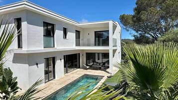 Luxury Villa, Lanai, Mountain View | Terrace/patio