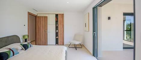 Luxury Villa, Lanai, Mountain View | Desk, free WiFi
