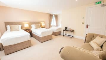 9 bedrooms, iron/ironing board, WiFi, bed sheets