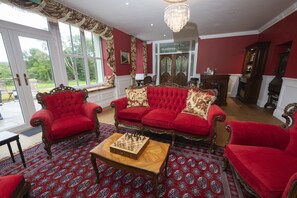 Interior - Impressive & expansive Georgian Manor House & Cottage w/ hot tub & gym studio (Killarney)