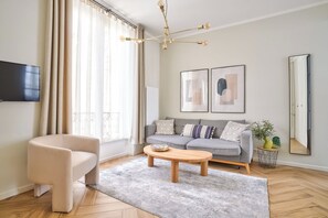 Living area - Five stars 1 bedroom Champs-Elysees (Paris)