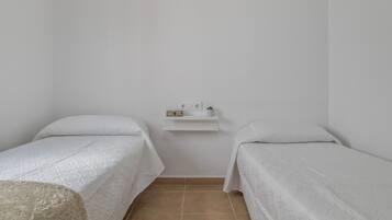 3 bedrooms, WiFi, bed sheets