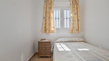 3 bedrooms, WiFi, bed sheets