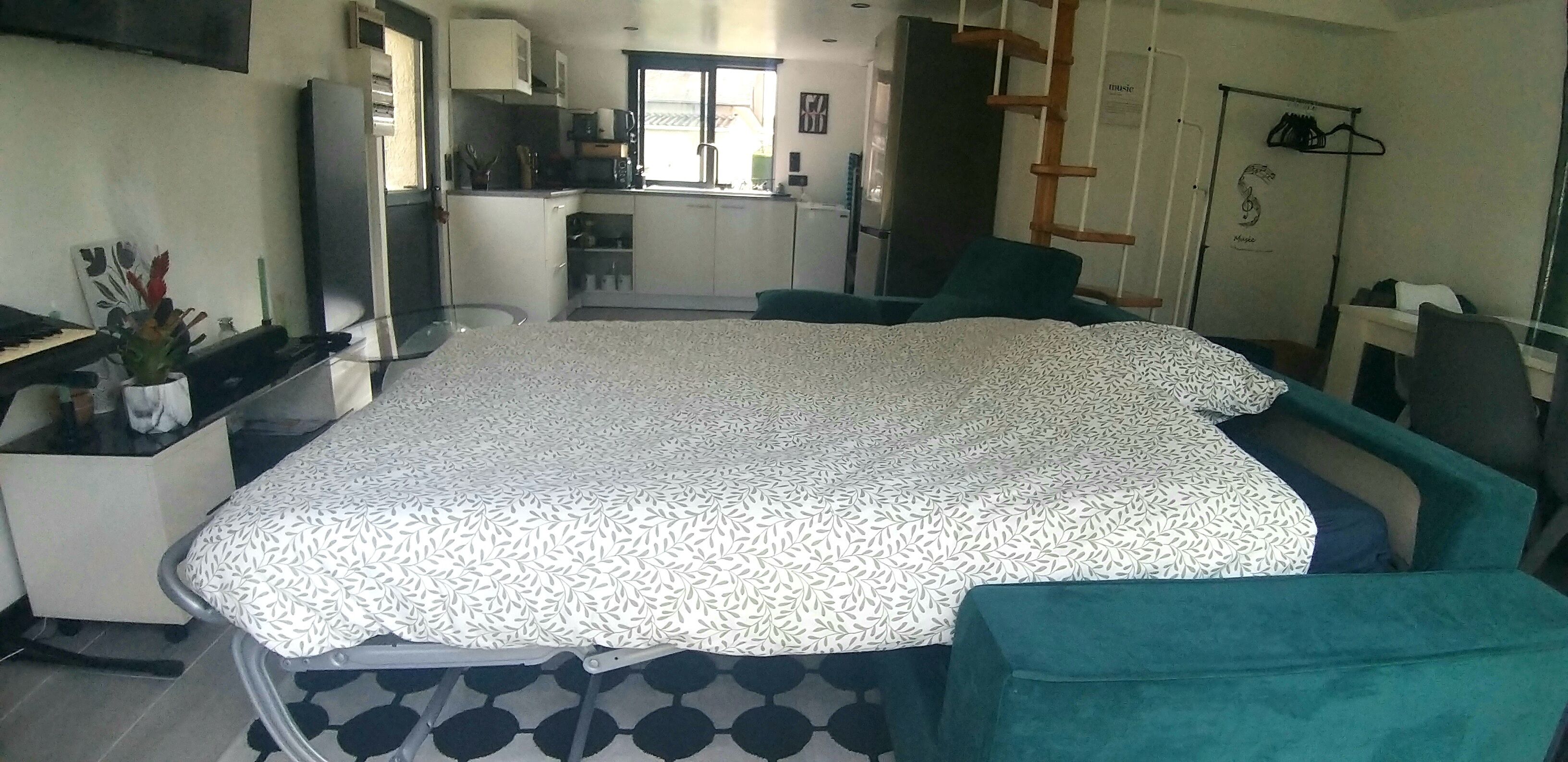 1 soverom, strykejern/-brett, wi-fi (inkludert) og sengetøy