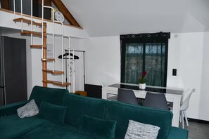 Smart-tv, boeken, een muziekbibliotheek en een filmbibliotheek