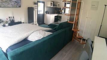 1 bedroom, iron/ironing board, free WiFi, bed sheets