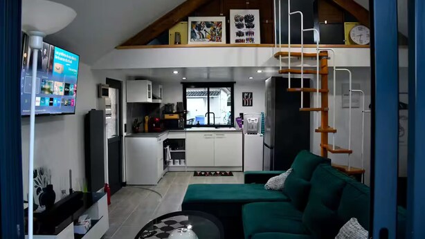 Smart-TV, bøker, musikkbibliotek og filmbibliotek