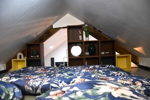 1 slaapkamer, een strijkplank/strijkijzer, wifi, beddengoed