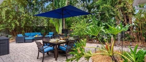 تناول الطعام بالخارج