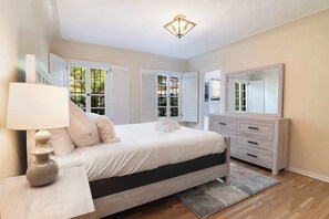 3 عدّة غرف نوم ومكواة/لوح كي وسرير سفر وواي فاي