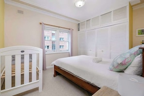 2 bedrooms, iron/ironing board, WiFi, bed sheets