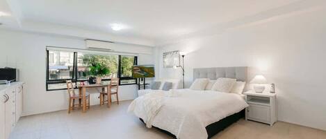 1 bedroom, iron/ironing board, travel cot, WiFi