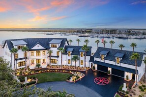 Exterior - Massive Oceanfront Estate on St. Simons Island (Saint Simons Island)