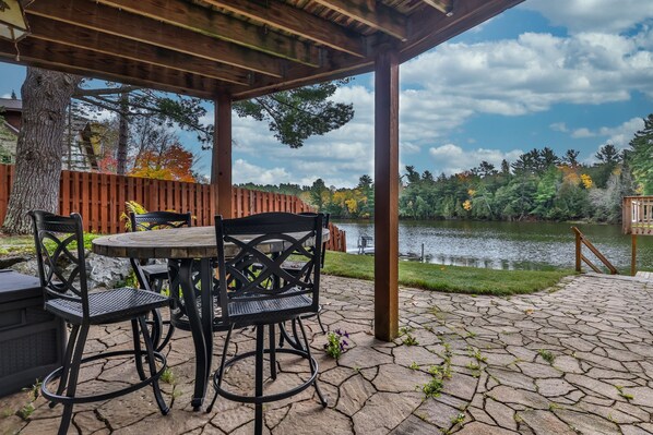 تناول الطعام بالخارج