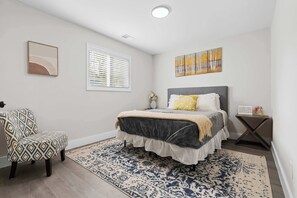 2 bedrooms, desk, iron/ironing board, WiFi