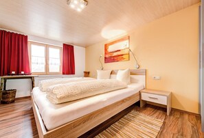 Comfort Condo, 4 Bedrooms, Mountain View | Free WiFi - Ferienhaus Schwendehof (Fontanella)