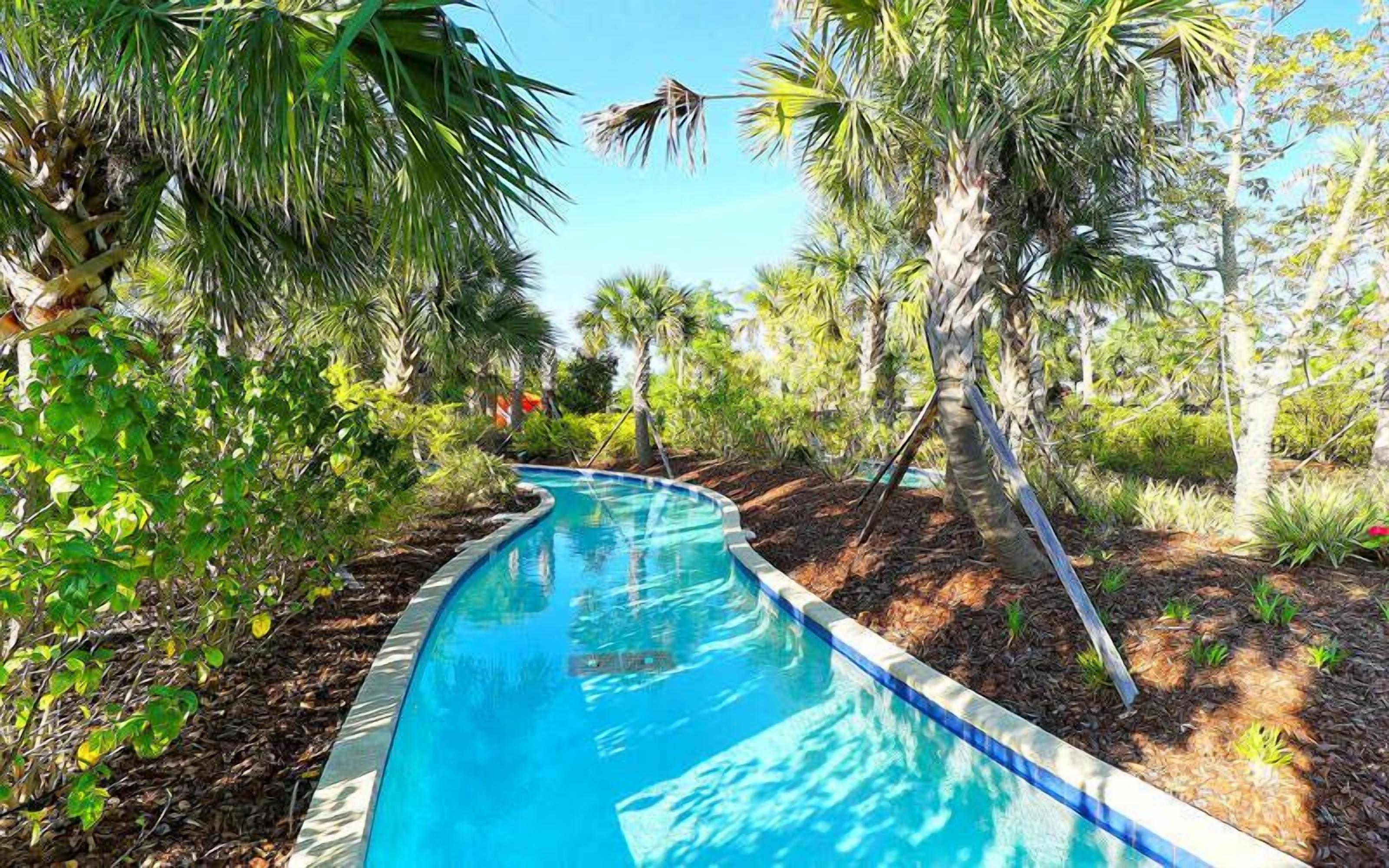 Een verwarmd zwembad