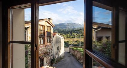 The Village Retreat - Al Llagar