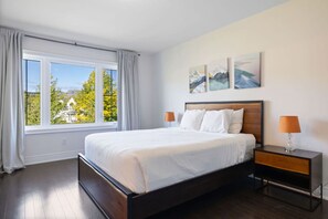 3 bedrooms, desk, iron/ironing board, WiFi - Family Townhome at Blue with Resort Shuttle (The Blue Mountains)