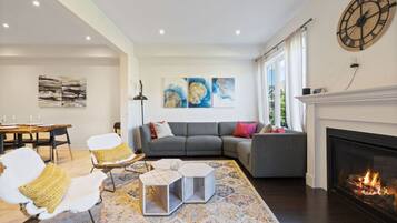 TV, fireplace