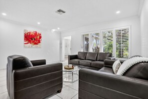 TV - Siena villa waterfront (Pompano Beach)