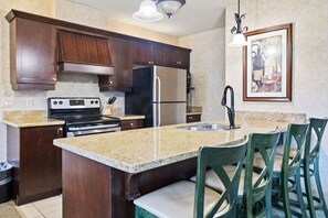 冰箱、微波炉、烤箱、炉灶