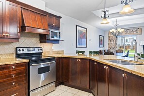 冰箱、微波炉、烤箱、炉灶