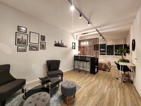 1 bedroom, iron/ironing board, internet, bed sheets