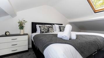 4 Schlafzimmer, Bügeleisen/Bügelbrett, WLAN, Bettwäsche