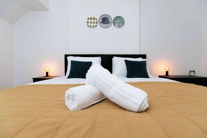 4 bedrooms, iron/ironing board, WiFi, bed sheets - Central Bishop - 4 Beds, Games Room, Secure Parking (Bishop Auckland)