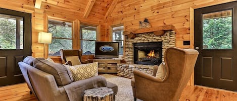 Smart TV, fireplace