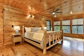 3 bedrooms, iron/ironing board, free WiFi, bed sheets - FightingTown USA | Blue Ridge, GA (Blue Ridge)
