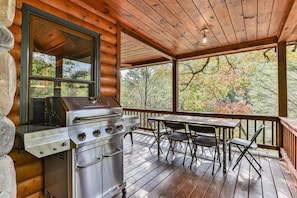 Outdoor dining - FightingTown USA | Blue Ridge, GA (Blue Ridge)