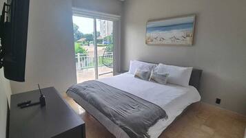 5 bedrooms, internet, bed sheets