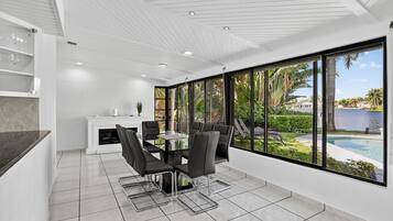 Superior-Haus, Kanalblick | Esszimmer