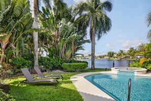 Superior House, Canal View | Terrace/patio - Siena Villa Waterfront (Pompano Beach)