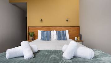 1 bedroom, desk, travel crib, free WiFi