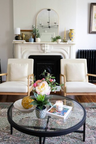 Hist. Troy River acc. Modern Apt